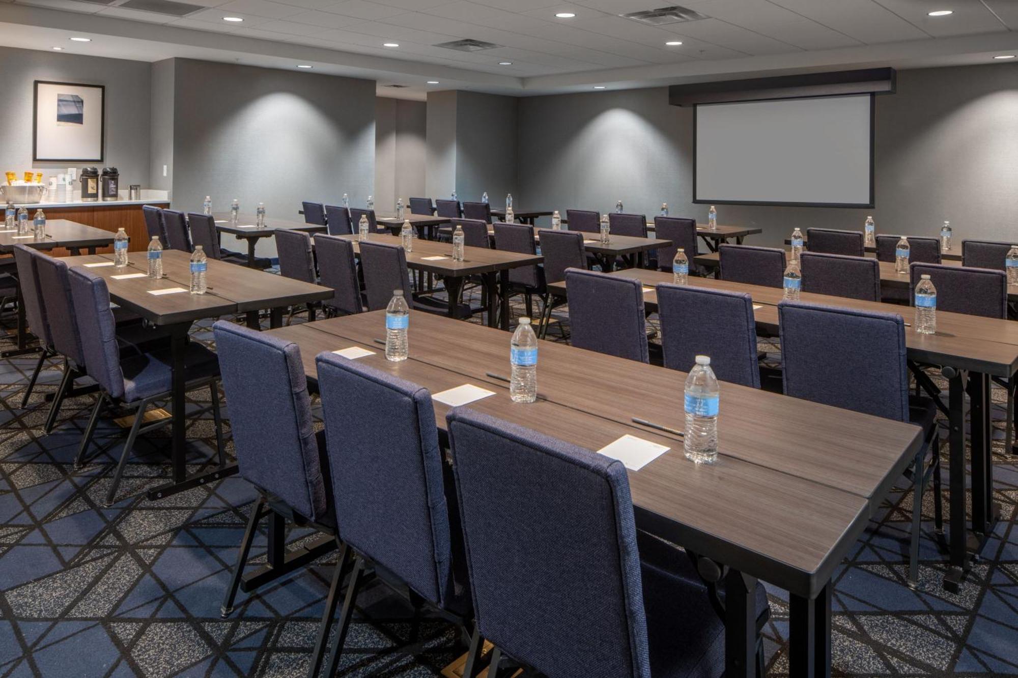 Courtyard By Marriott Decatur Hotel Exterior photo